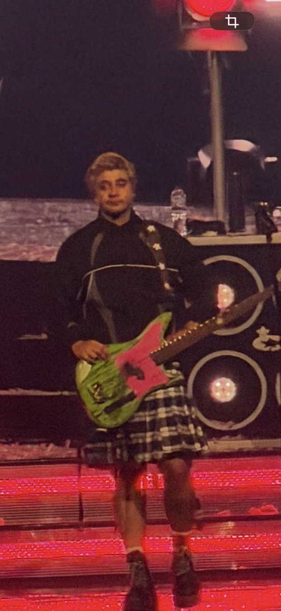 eileen is a ☆ tweet media