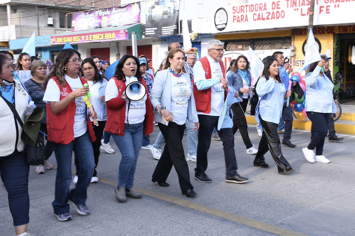 Anaamunizneyra's tweet photo. Así se vivió la 3ª Caminata por las Personas con #Autismo en nuestro municipio. 🫶🏻💙🧩

En el marco del Día Mundial de Concienciación sobre el Autismo, que se conmemora cada 2 de abril, en el @SanMateoAGob y en el @DIFSMA, reafirmamos nuestro compromiso con la inclusión, el respeto y la empatía hacia todas las personas dentro del espectro autista y sus familias.