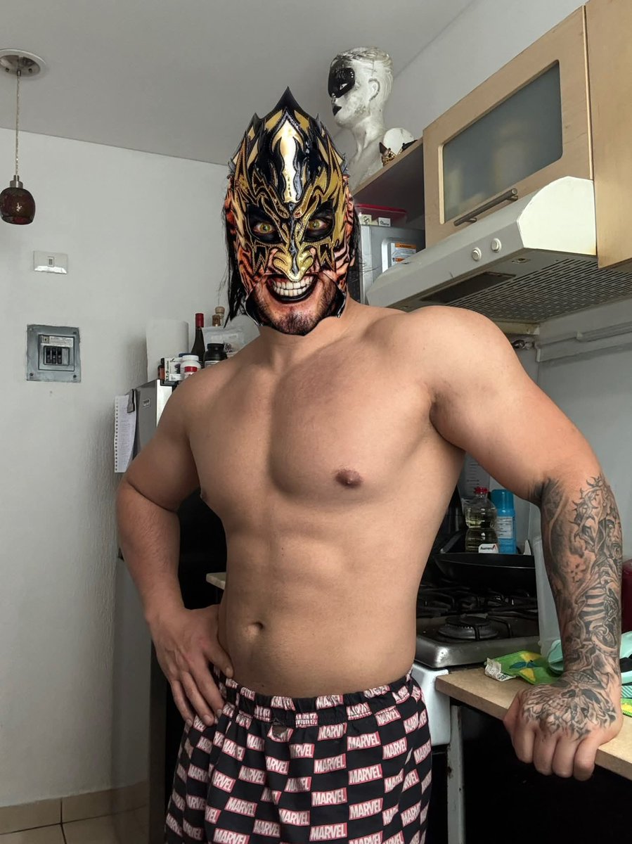 Lucha_erotica3x's tweet photo. ¿Que se sentirá despertar y lo primero que veas sea al #ElElemental en pijama?
Neta que privilegio el de la mujer.
Estás nalguitas están bien redondas 🫦
Provecho 👌🏻
#luchaerotica #luchadornalgon #luchadortravieso #cuerpazodeluchador #luchadornorteño #luchadormamado https://t.co/UwBeKwb6OE