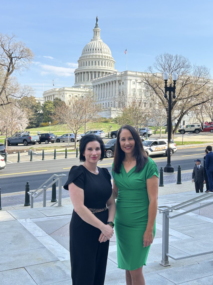 Terri Hall tweet media