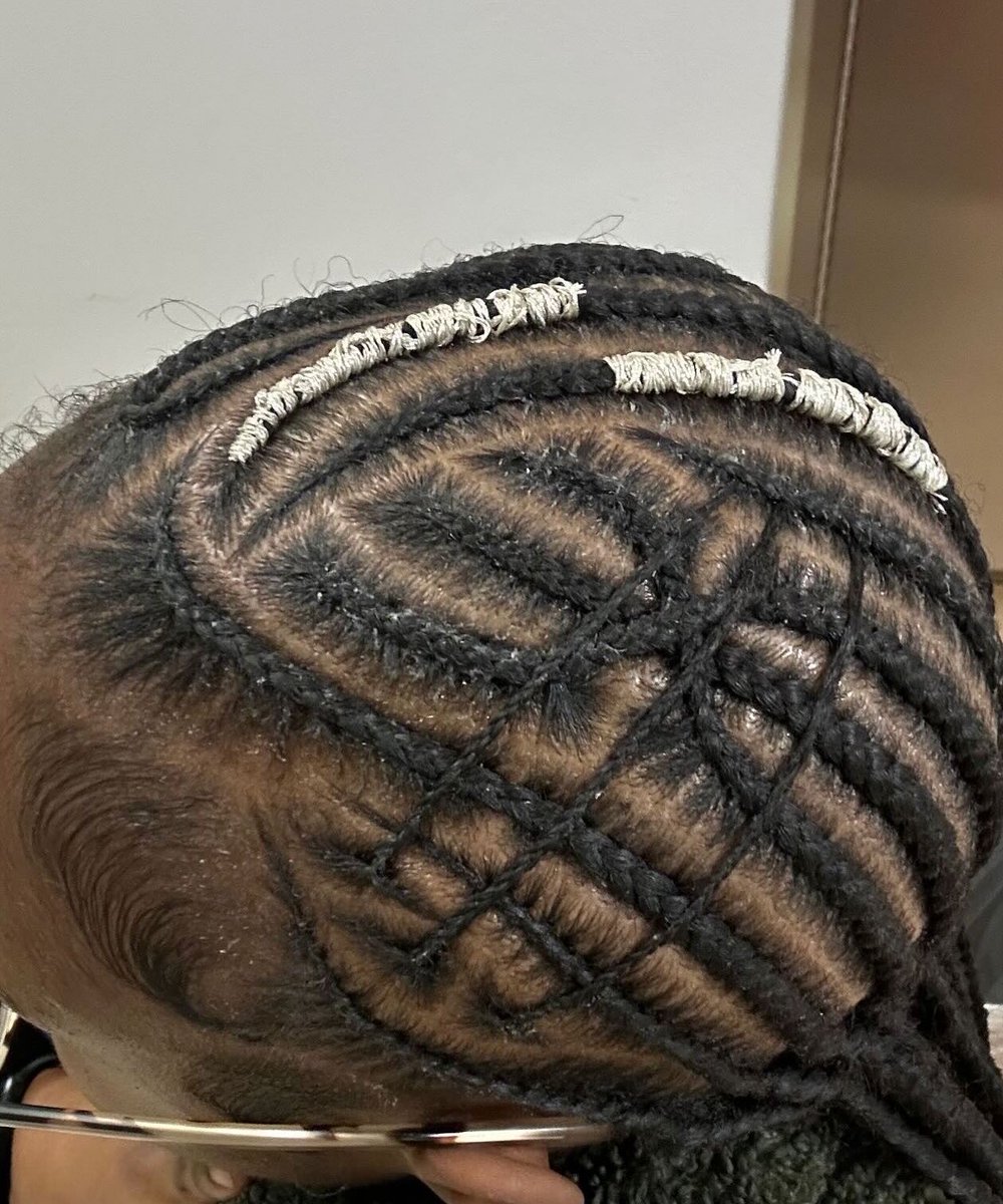 Miss Ten tweet media