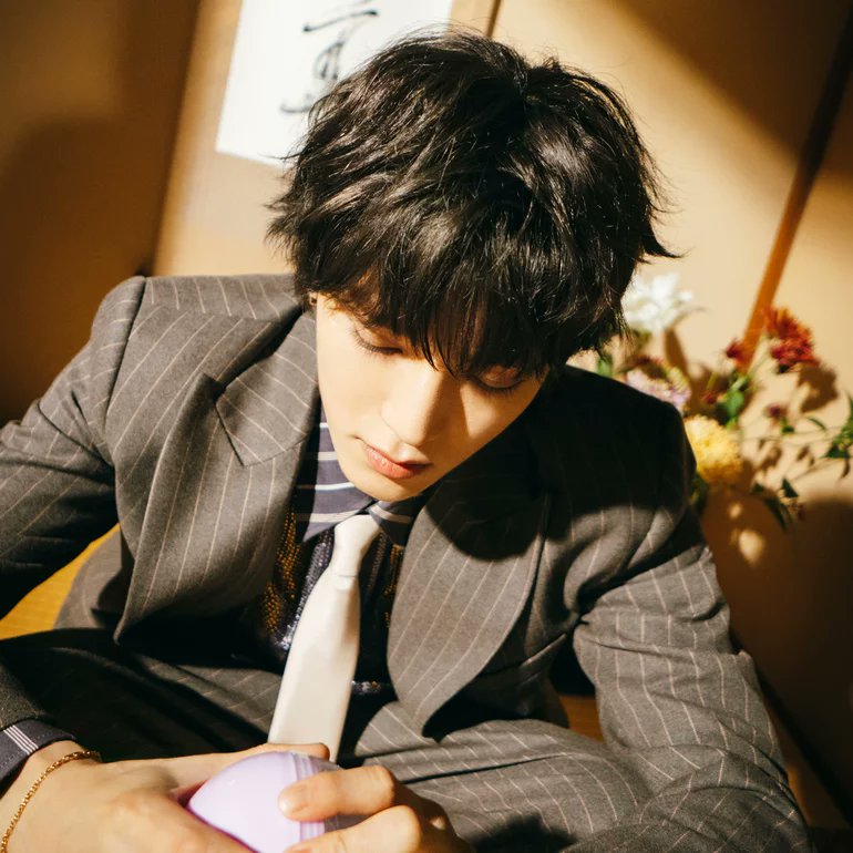 🚨 Taeyong (NCT) fará seu COMEBACK com um single em ABRIL e um álbum em MAIO deste ano, afirma Star News.