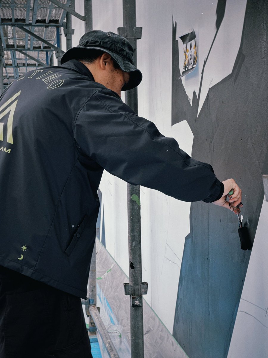 いよいよホーム開幕！🔥
ドーム前では、今年のスローガン「全新」の勢いそのままに壁画制作が進んでいます！

制作中の今しか見られない壁画の前で、ぜひ記念写真を撮って一緒に熱く応援しましょう！📸✨

Artist <a href="/tadaomishibuya/">TADAOMI SHIBUYA</a> 

#福岡ソフトバンクホークス #全新  #paypayドーム