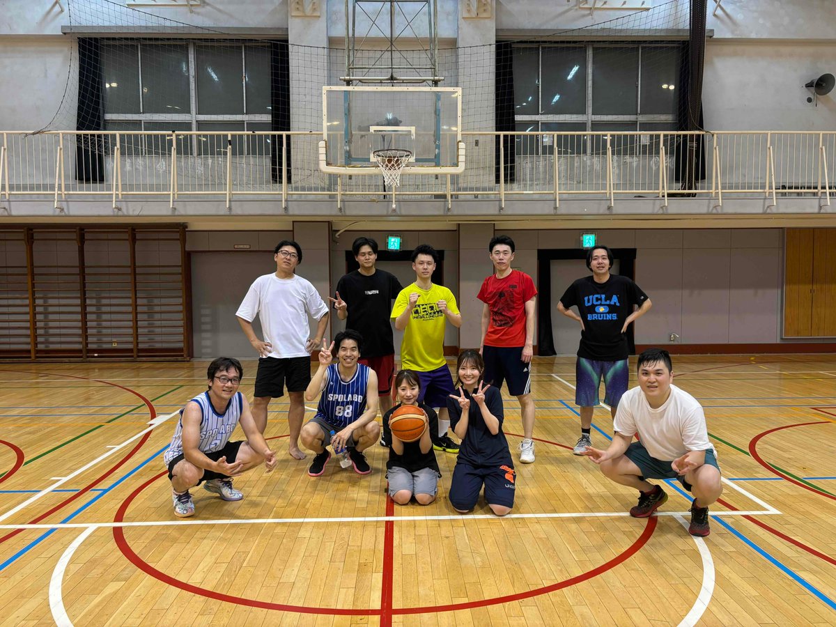 agsc_jp's tweet photo. 👪AGSってこんな会社!!―#サークル活動🏀

社内には、ランニング/バスケ/ゴルフ/eスポーツなどのスポーツ系、業務に応用できる技術/英語/AIクリエイティブなどのスキルアップ系、パクチー/小麦粉/お茶/お酒などの飲食系、サウナ/ネコ愛好などの趣味系といったさまざまなサークルがあります🏃

所属部署・役職・年代を越えて交流が生まれ、業務外でのコミュニケーションを通じて、より良いチームワークづくりにもつながっています🤝

＃AGS