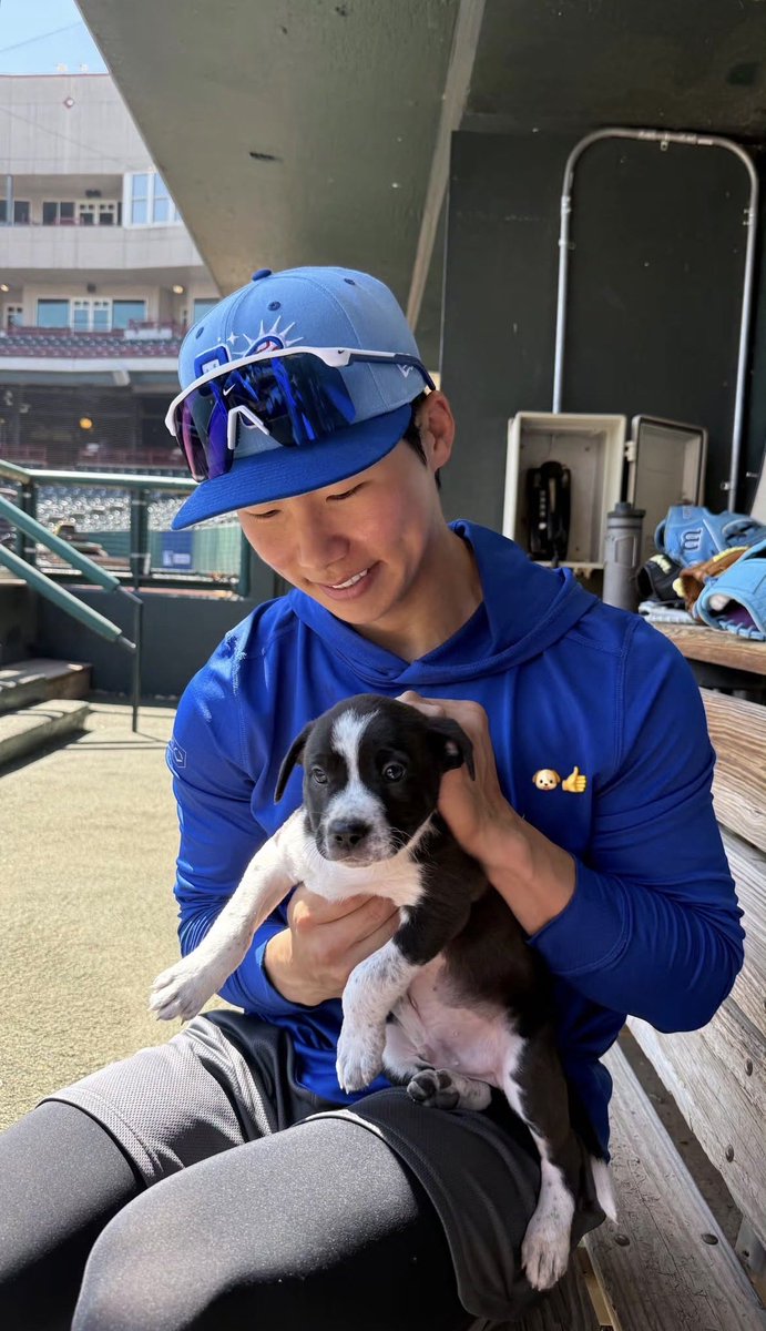 HyeseongKimMuse's tweet photo. Hyeseong Kim is already making new friends in OKC 🐶👍

(via kimhs.3 / Instagram) https://t.co/eKrCzDadQs