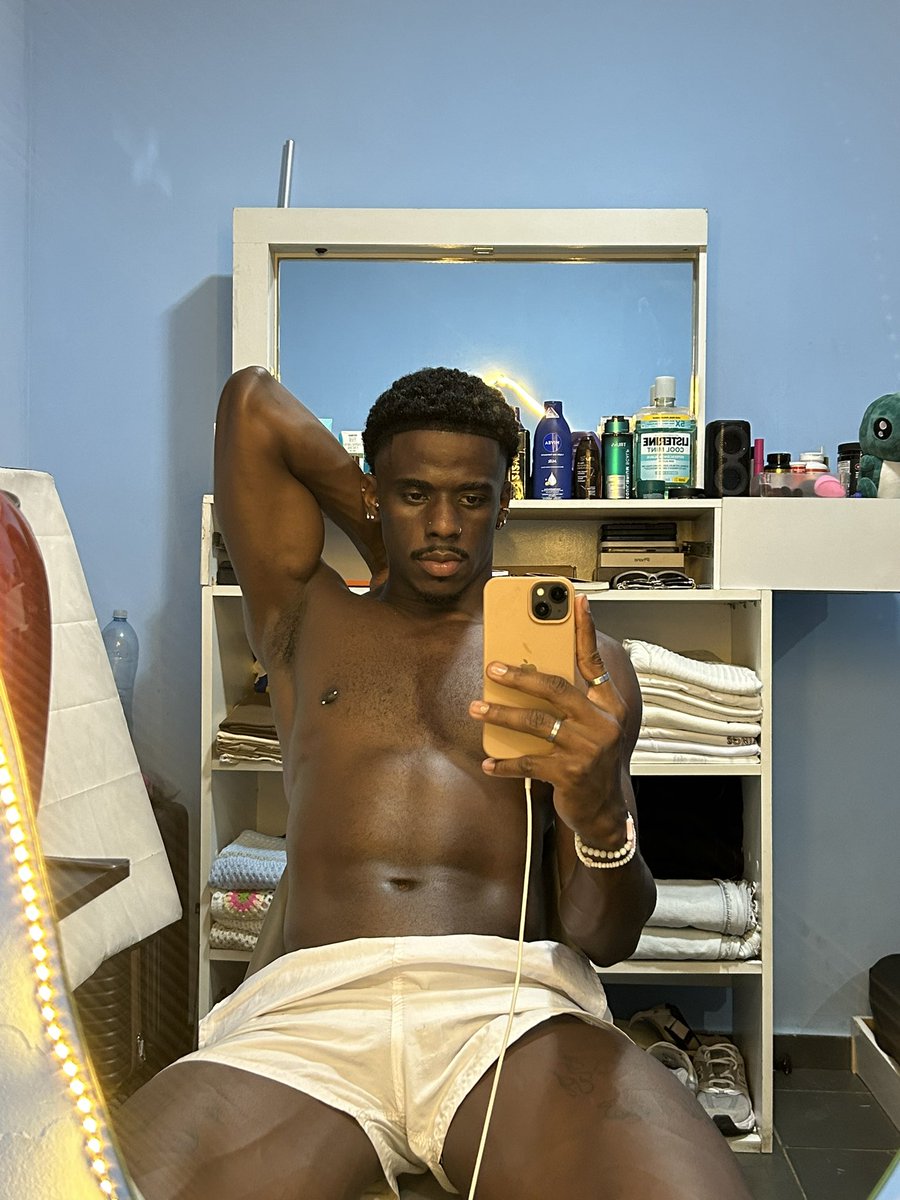 principe de wakanda🤴🏾 tweet media