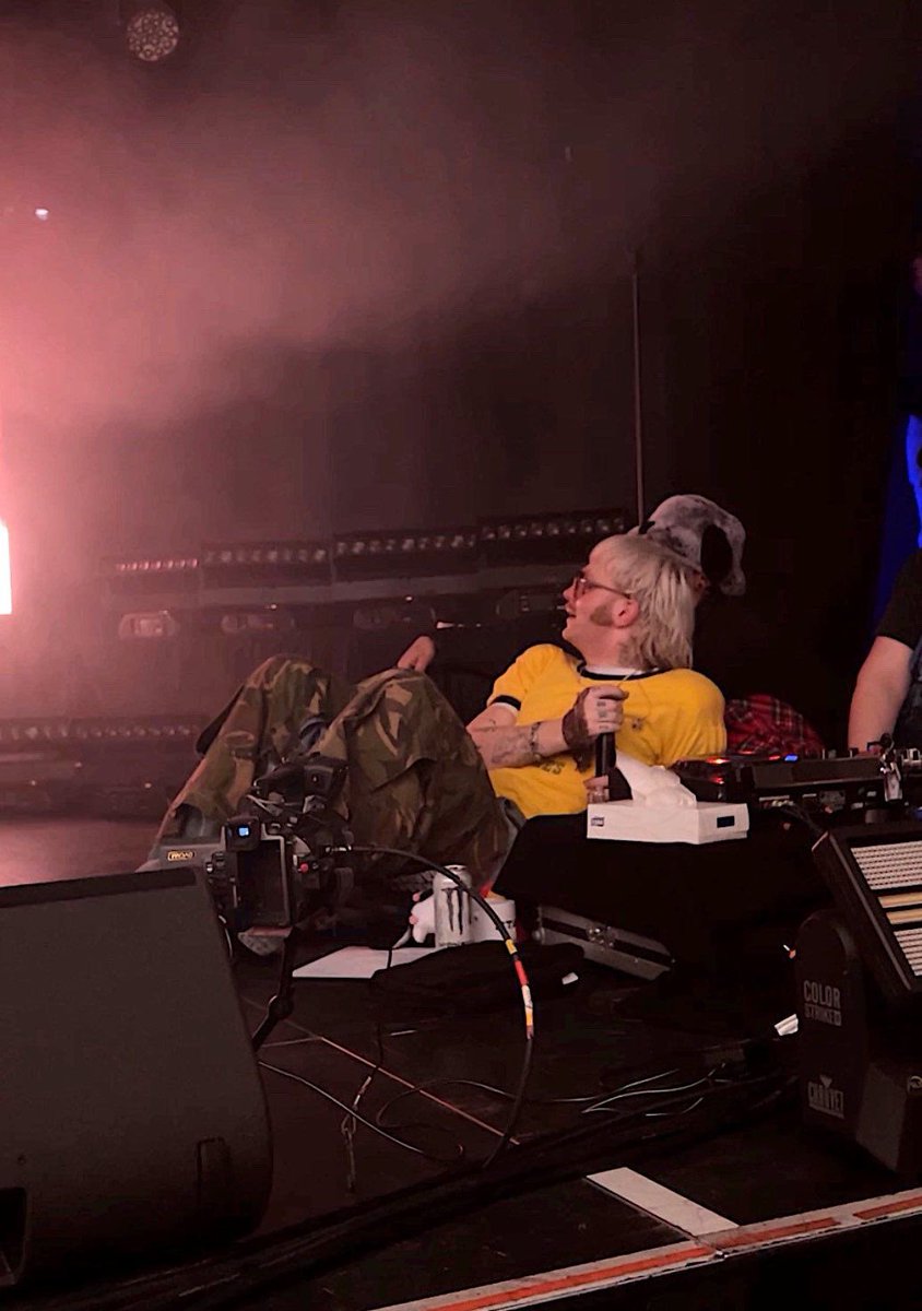 Adri 🎈 tweet media