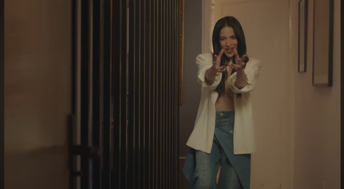 Lau_Extrem's tweet photo. ¡Por las barbas de Merlin!

#TodoLoQueEstaMal ... pero cuesta soltar, 

Temazo 💥

Psicología pura con @PatyCantu
 https://t.co/X7bRzORnGv https://t.co/3eRrphojjX