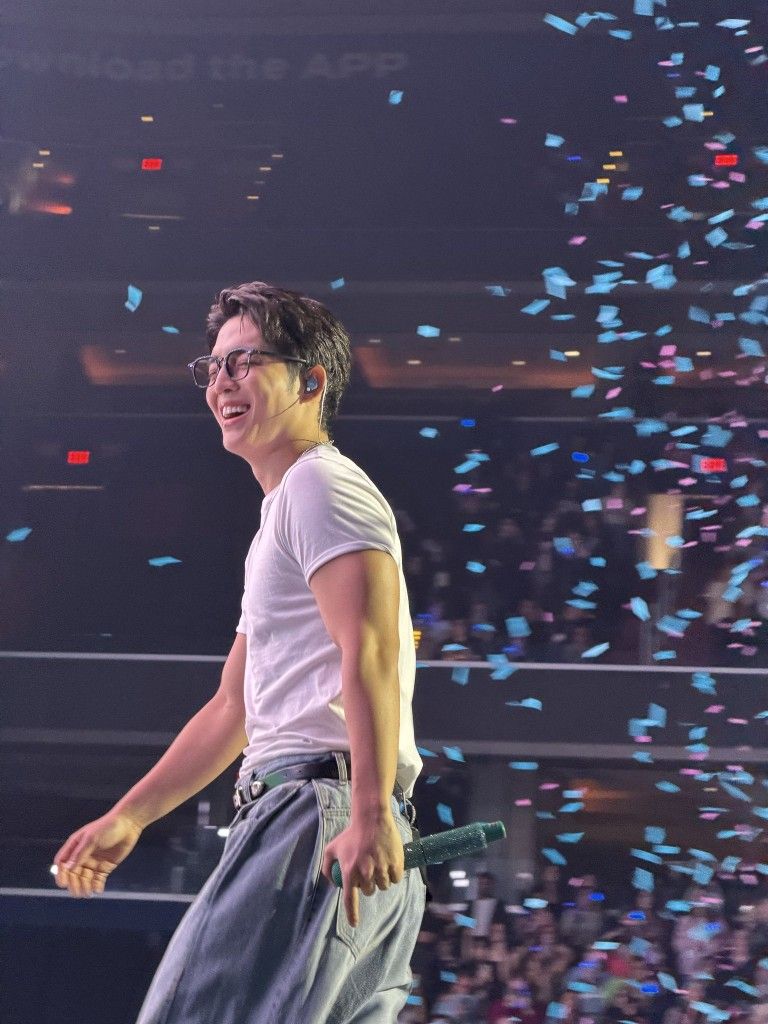 christine 𖧷 tweet media