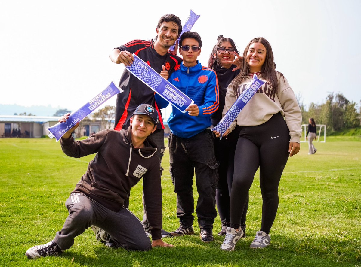 MinEducación tweet media