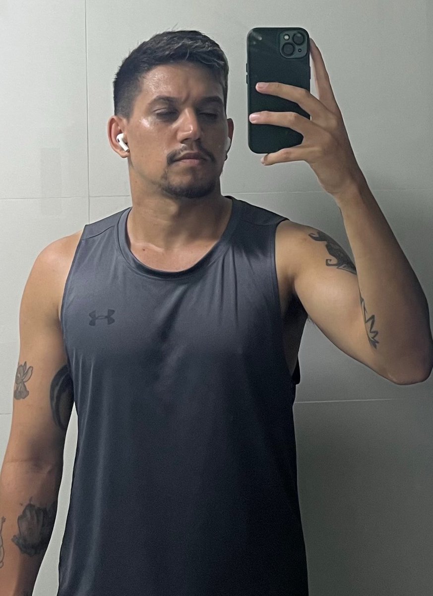 Pequeno Estranho tweet media
