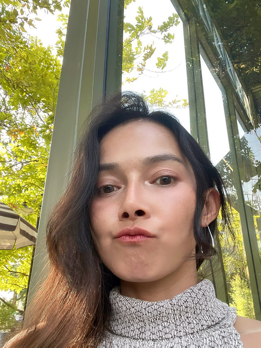 emotional_ tweet media