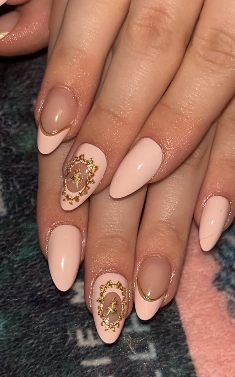 ♛ ᦓꪻꪖ᥅᥅ ♛ ⋆｡°✩ tweet media