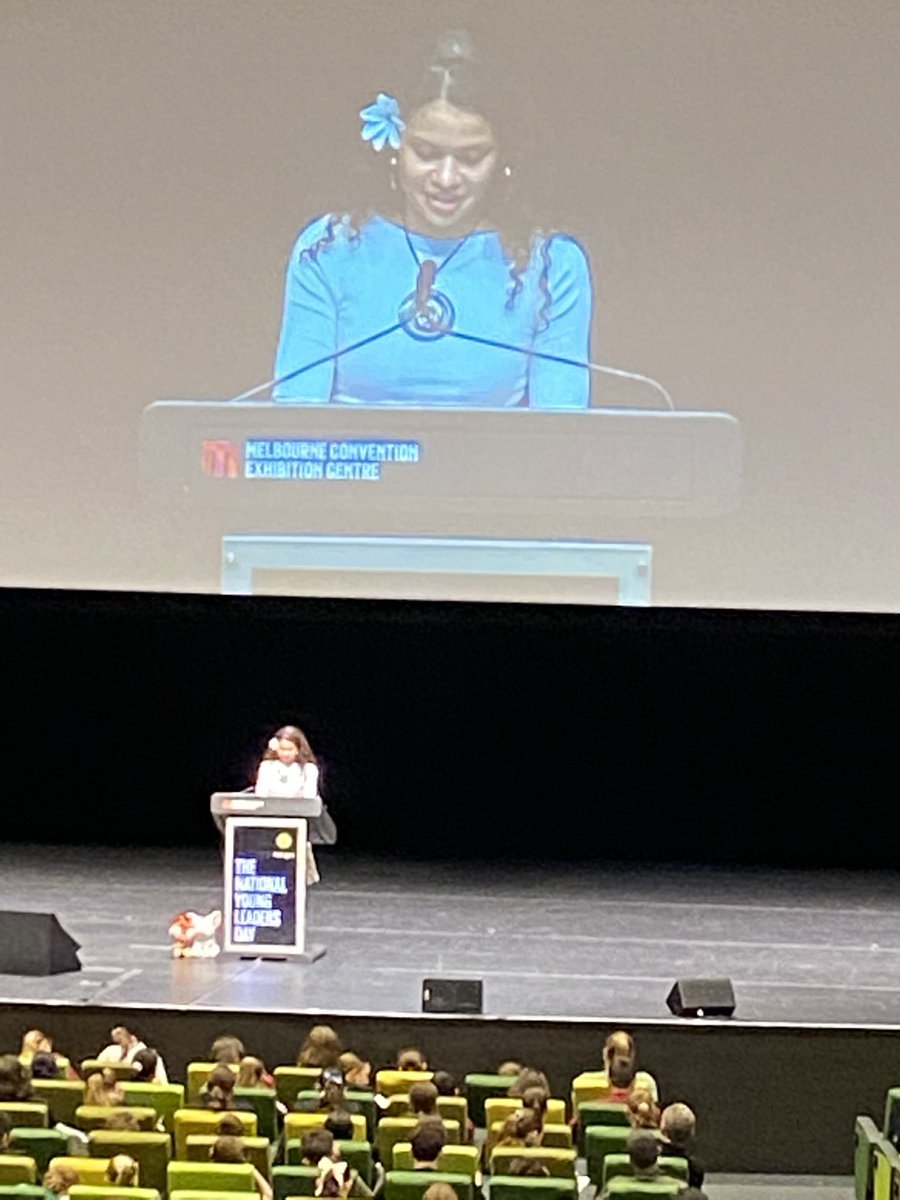 MonmiaPS tweet media