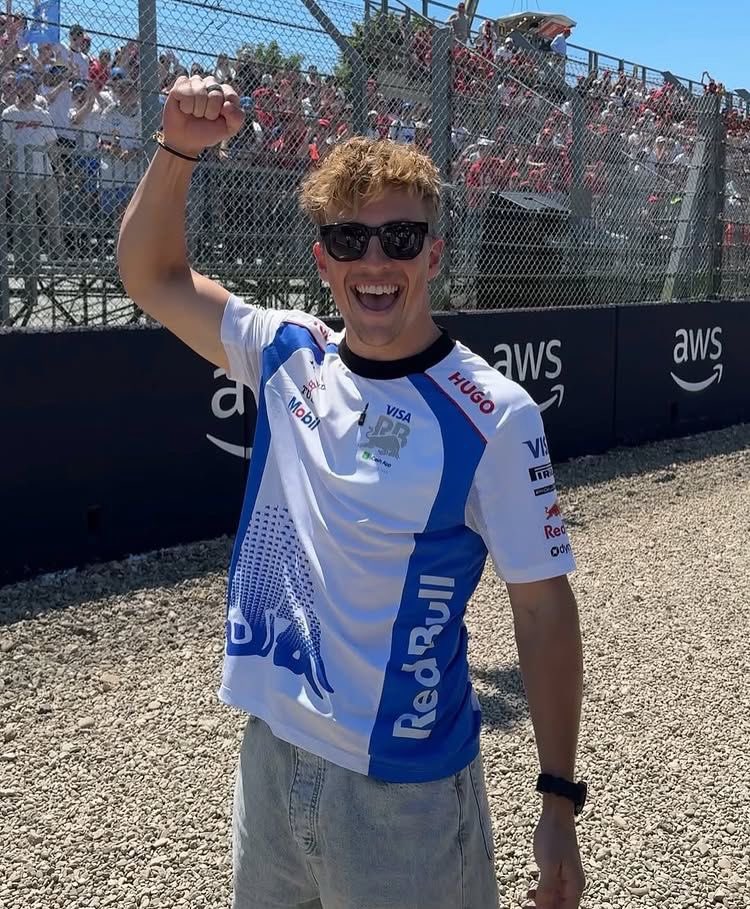 claire ³⁰ 💋🪩 tweet media