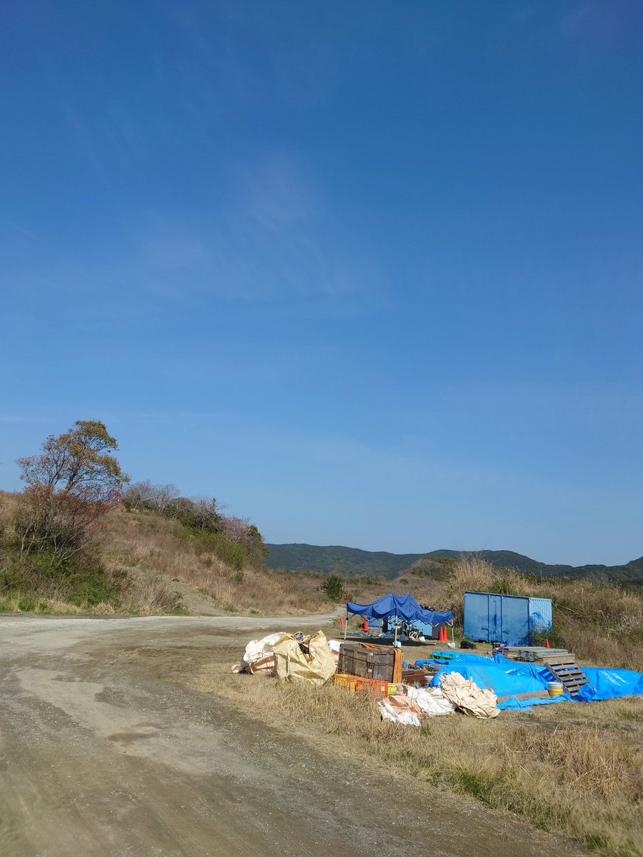 kada_space's tweet photo. \おはようございます!/
【加太共同実験4日目(最終日)】
昨日は技術交流会でした🚀
各々気になったところなど聞けたのでは無いでしょうか、今後の機体開発のさらなる発展に期待しています!
 
本日は撤収作業です。最終日も体調や安全に気を付けて頑張りましょう!
それでは #ご安全に !
#加太共同実験 https://t.co/RwmM4xtbST