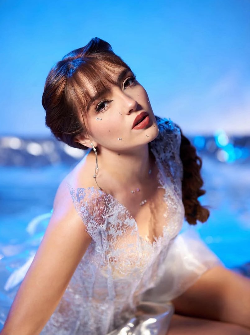 elaine haro archive tweet media