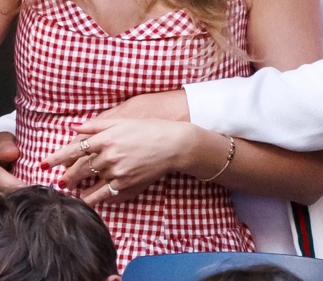 p e a c h ❤️🔥 tweet media