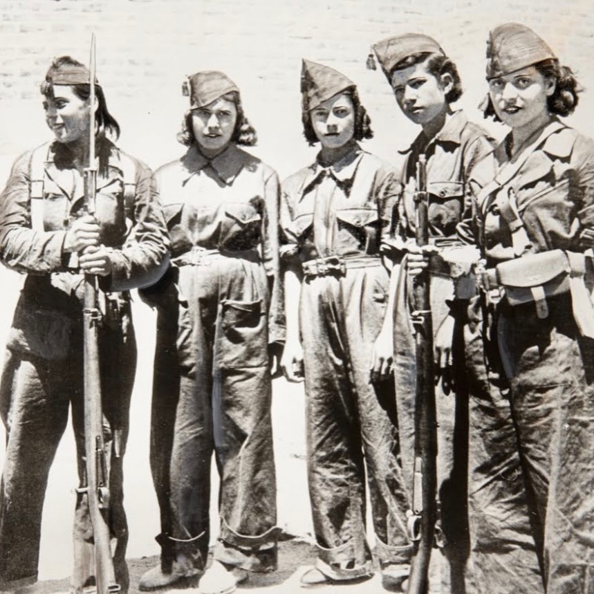 ultras_antifaa's tweet photo. Anti-fascist revolutionary women. https://t.co/MG9RQ9ycJS