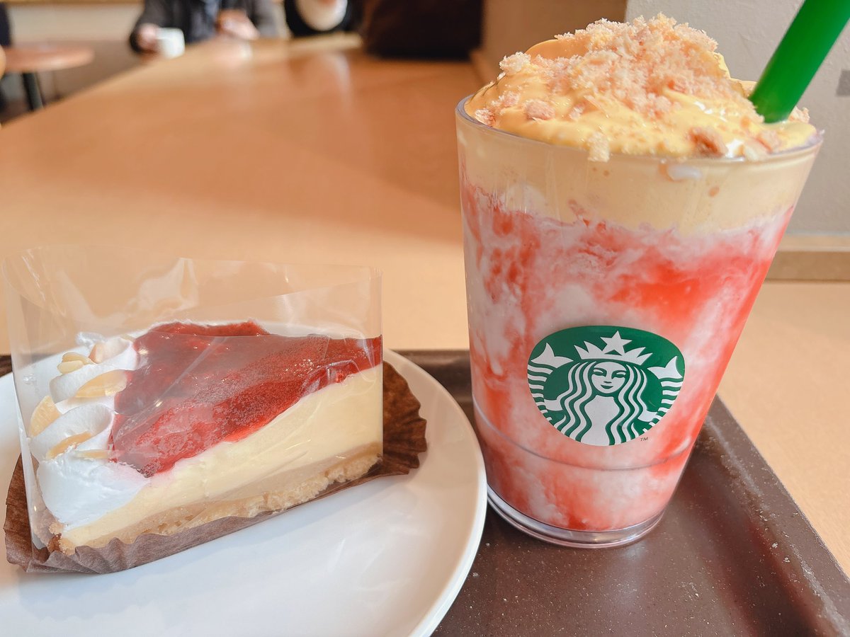 もちうさ tweet media