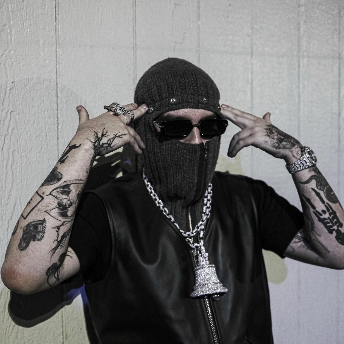 rezon ay tweet media