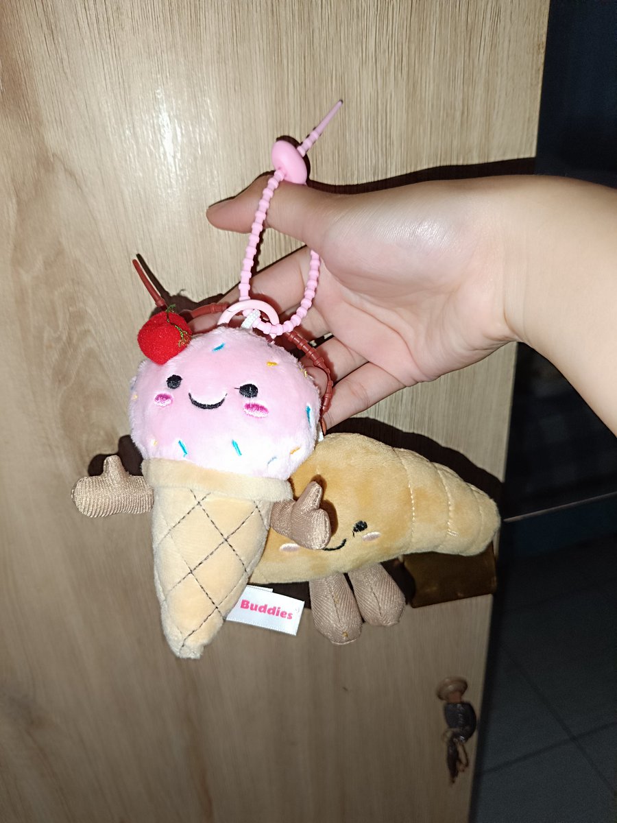 kucing oyen 🐈 tweet media