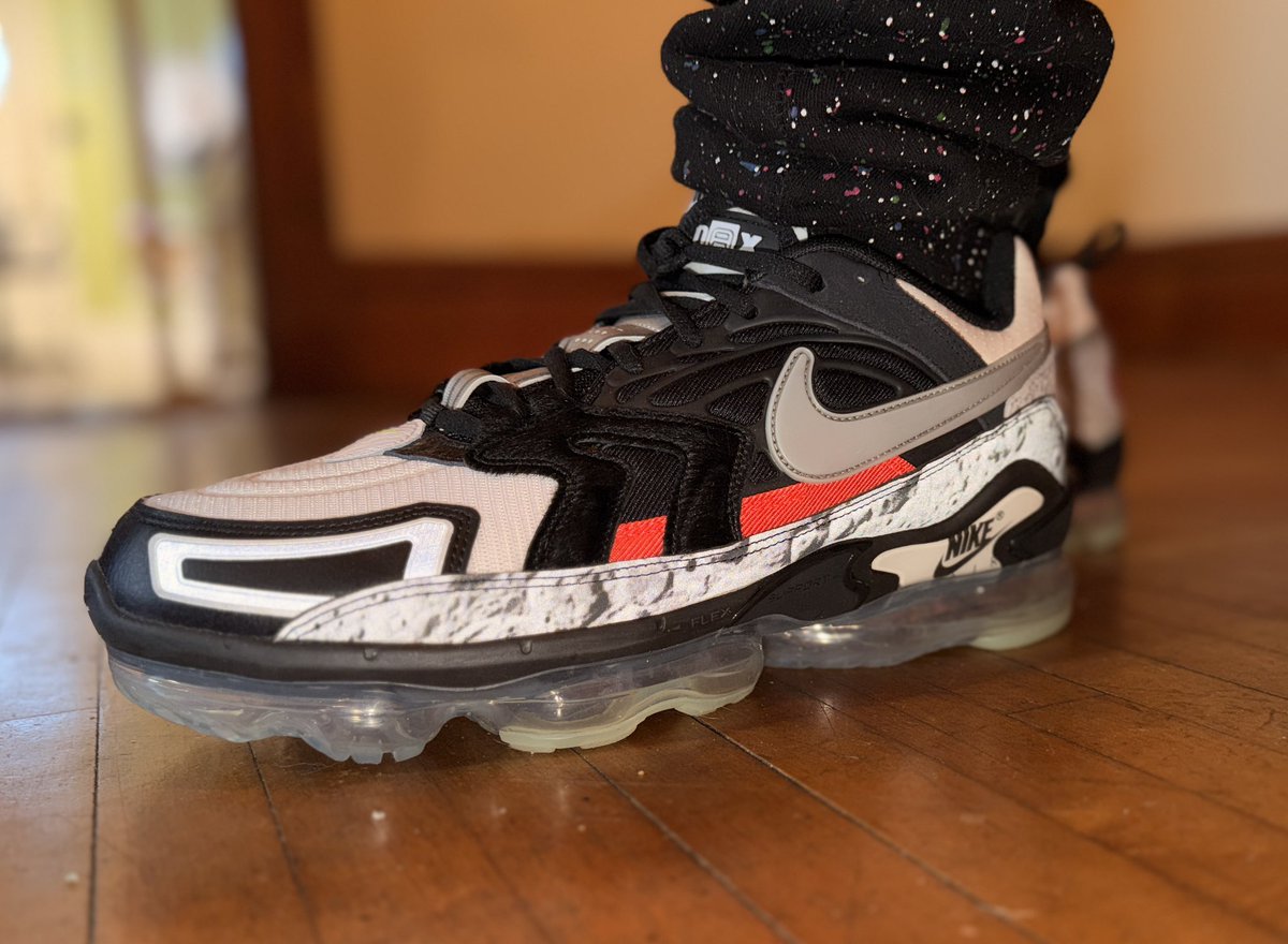 Good evening and Happy #airmaxday to you all!