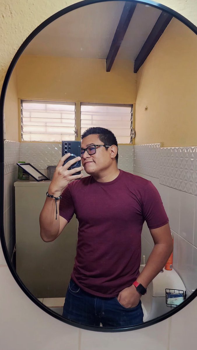Diciembre 2023 / Marzo 2026... midiendo el progreso con una camisa nuevamente ♥️