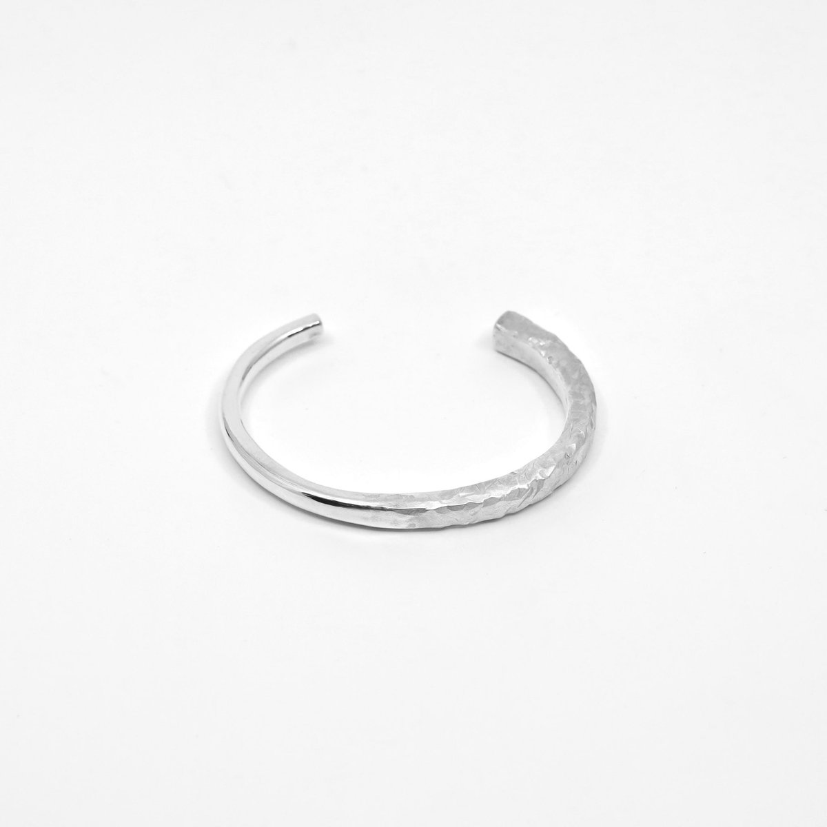 CanCam 5月号にて
M!LKの曽野舜太さんと塩崎太智さんに

"Snake" chain necklace（SILVER）
"Ice" bangle
をご着用いただきました。
stlll.com

#曽野舜太 #塩崎太智
　
CanCam公式Instagram▼
instagram.com/reel/DVBA41FEY…