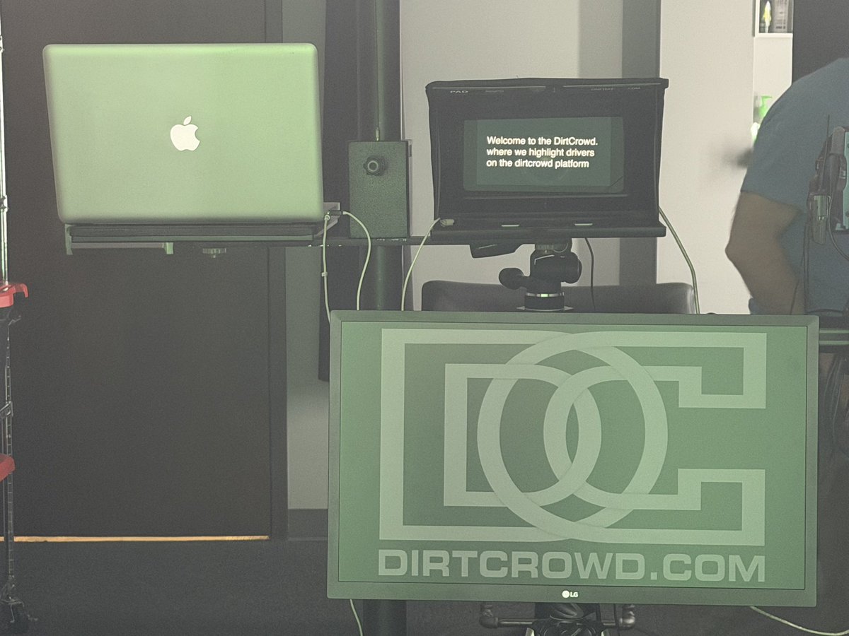 DirtCrowd tweet media