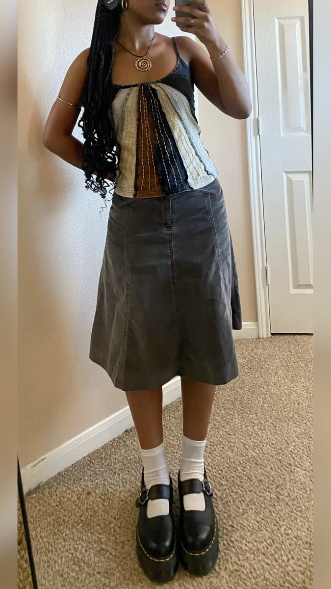 eu seungkwan com a xota apertada tweet media