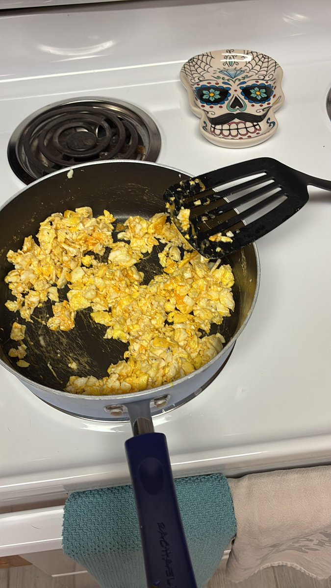 Create2destroy tweet media