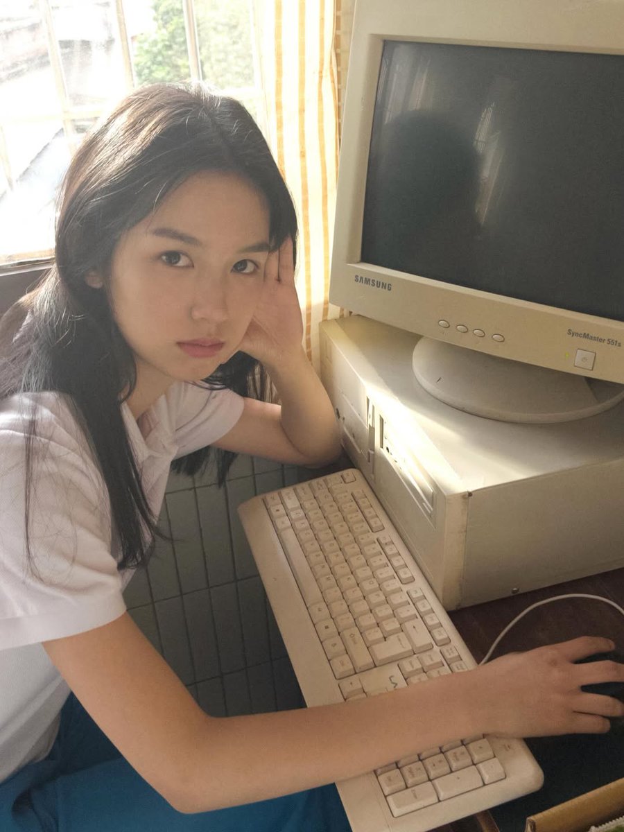 Yezi by the sea tweet media