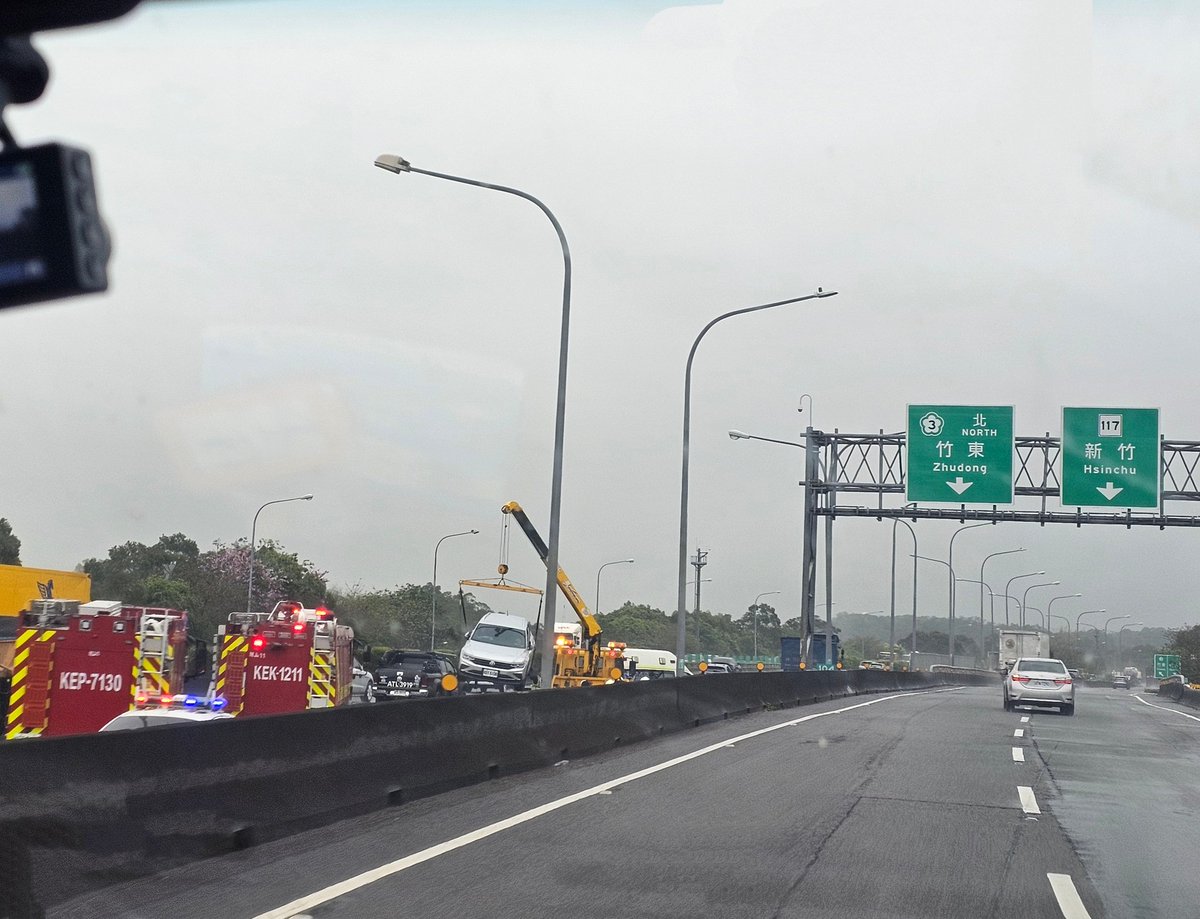 sunny 🍷🍹🍸 tweet media