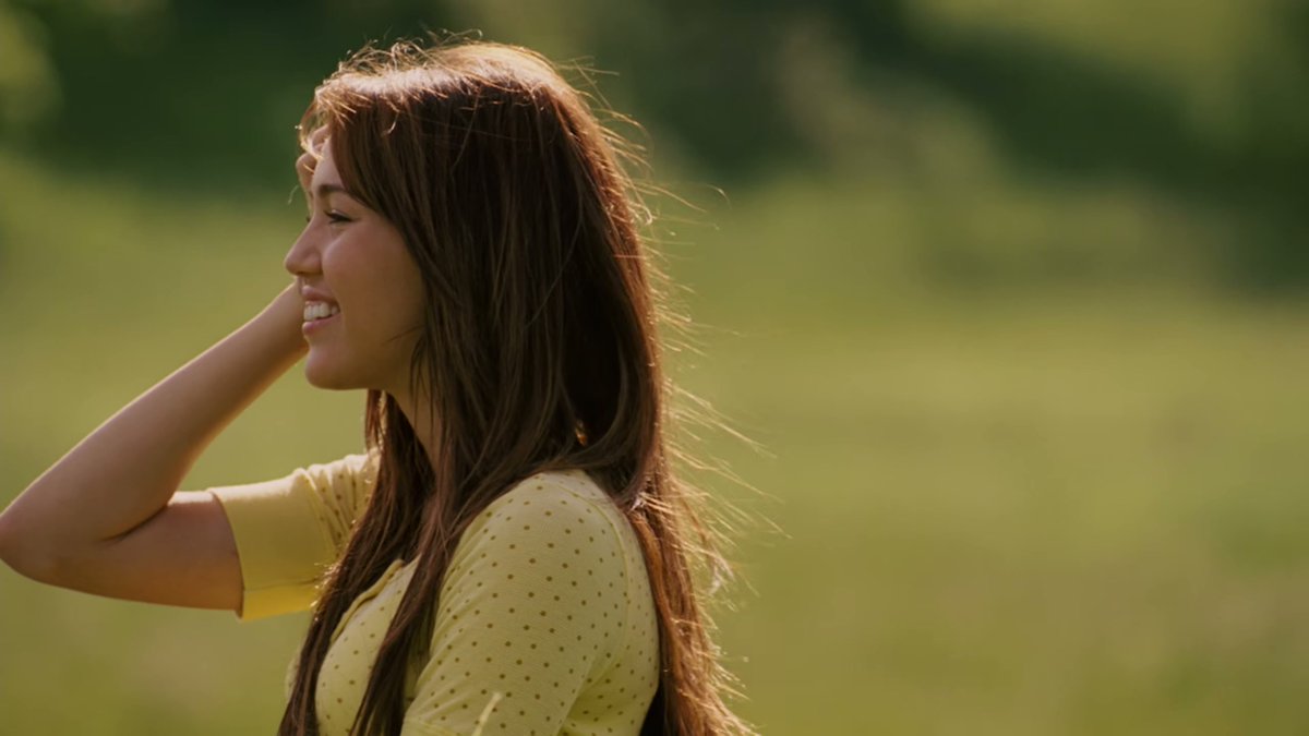 Miley Now tweet media