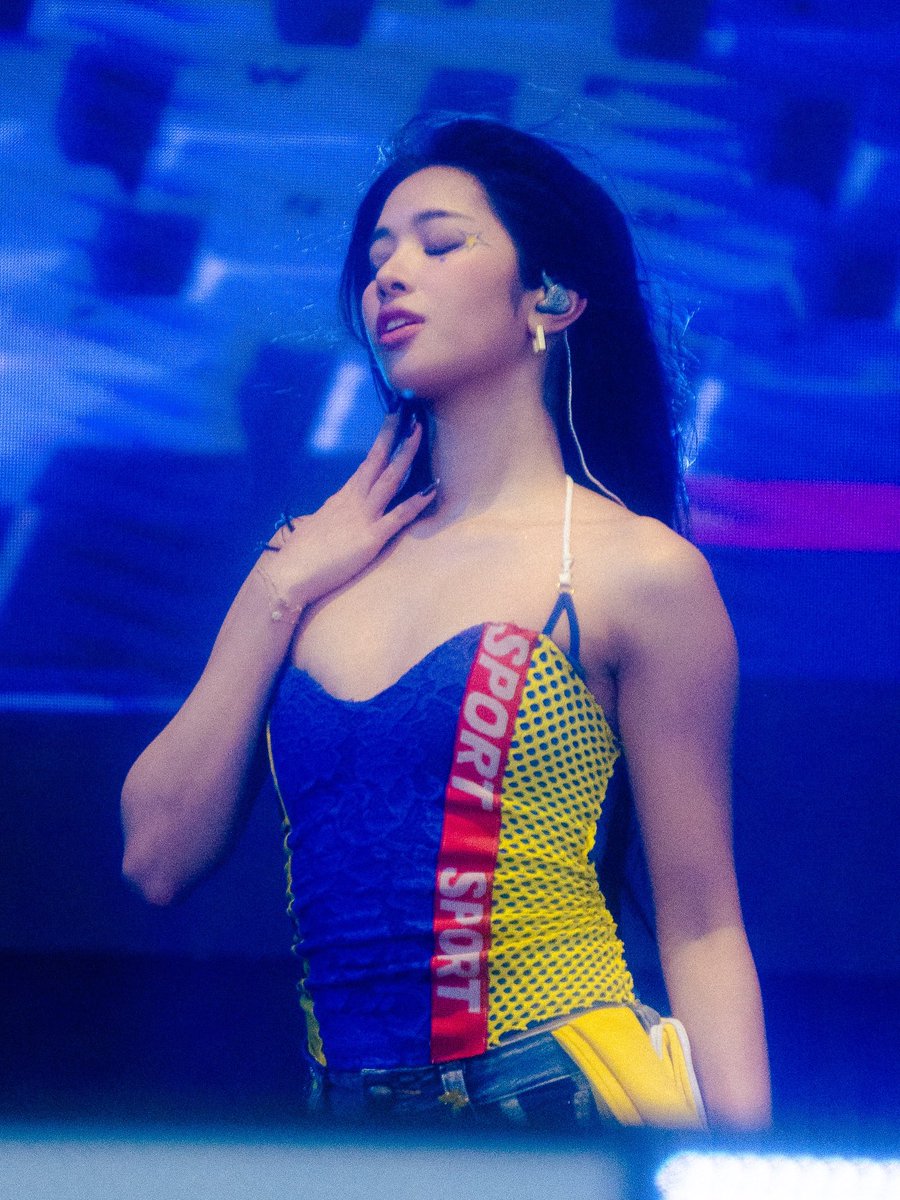 daily sophia tweet media