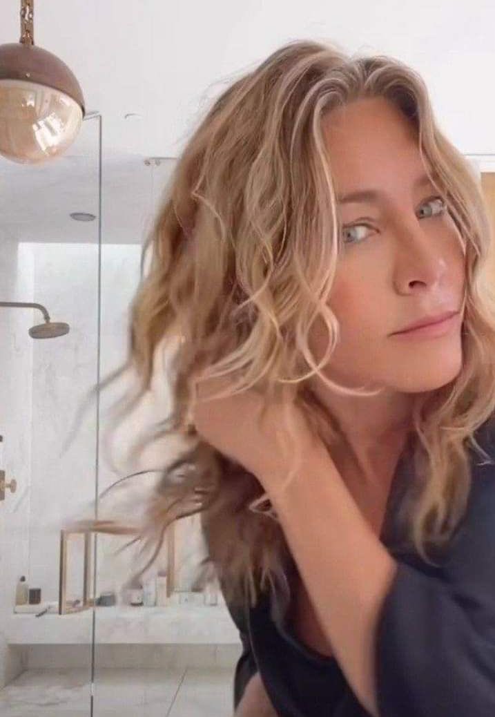 Jennifer Aniston tweet media