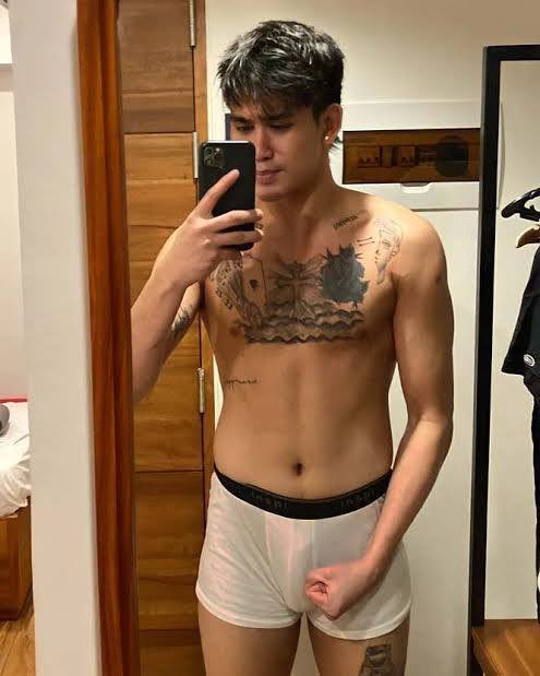 โหนกระดอ tweet media