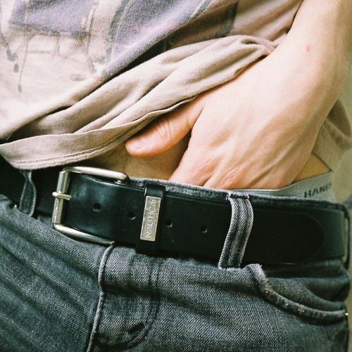 roni | on mommydick agenda🦇་༘࿐ tweet media