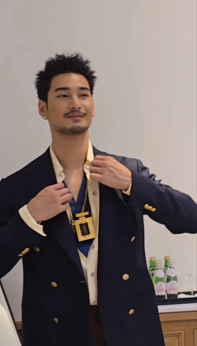 Apo Nattawin FC💛ApocolleaguesLatinoamérica tweet media