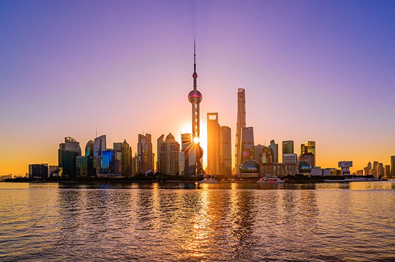 yicaichina's tweet image. #Shanghai climbed two spots to become the sixth premier international financial hub globally, according to the latest Global Financial Centers Index released by UK think tank Z/Yen and the China Development Institute. #HongKong and #Shenzhen remained third and ninth,