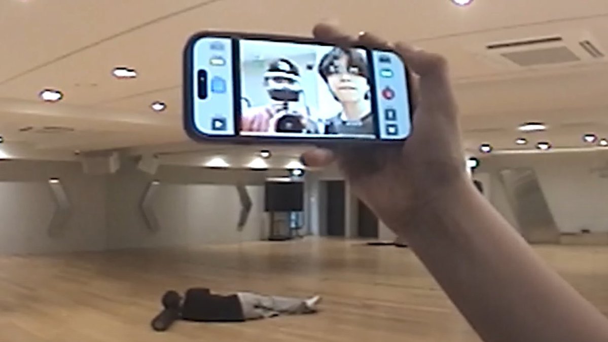 โ ม เ ซ tweet media