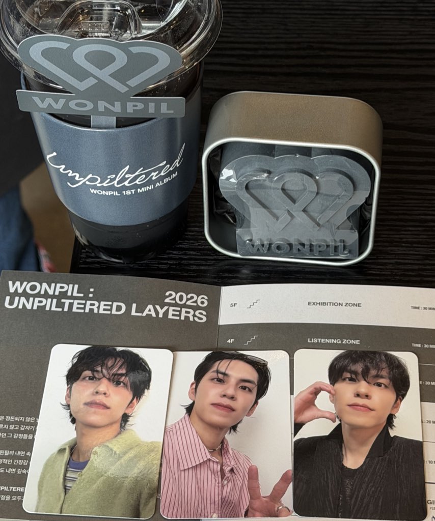 원필이 포카랑 비누 음료🖤