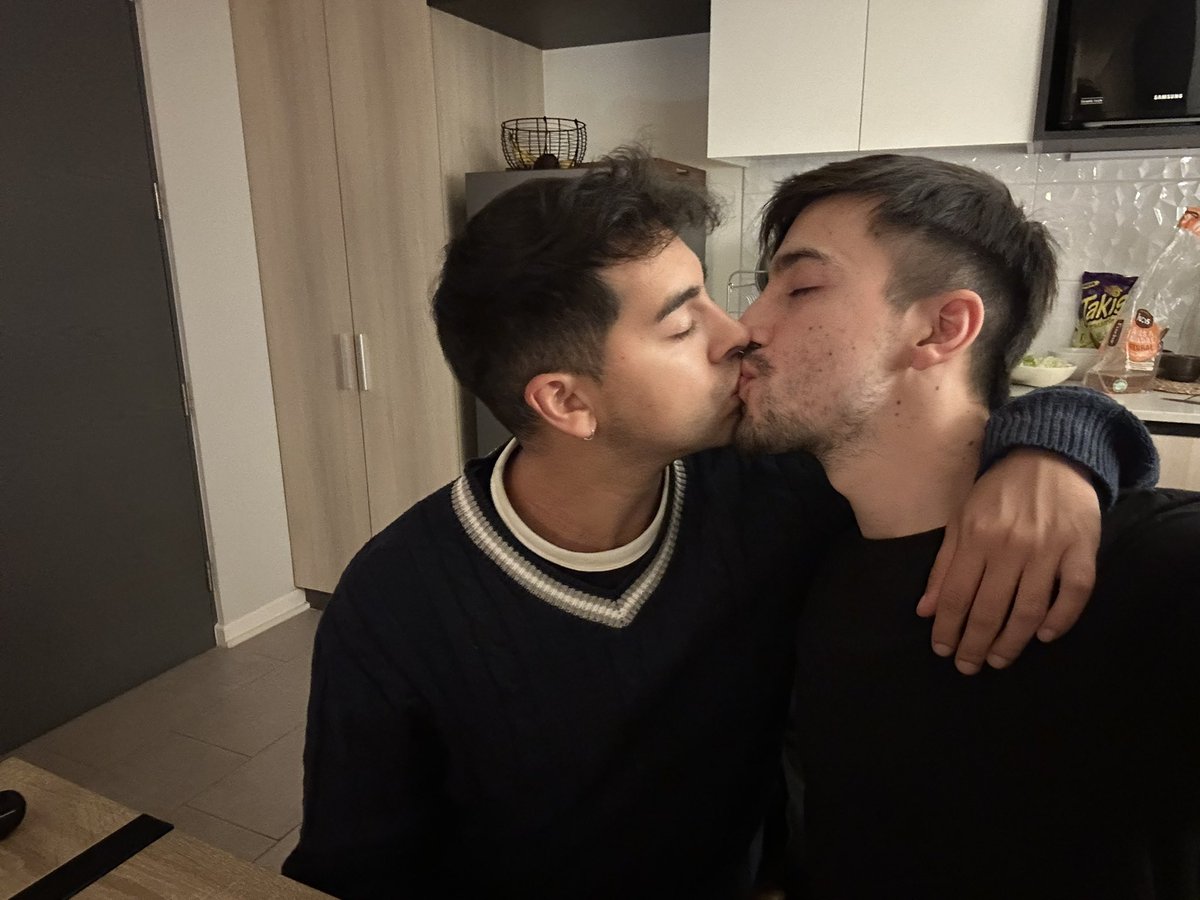 diegoignaciovc1's tweet photo. 💖💖💖💖💖💖💖💖💖 https://t.co/bg9ELNtST0