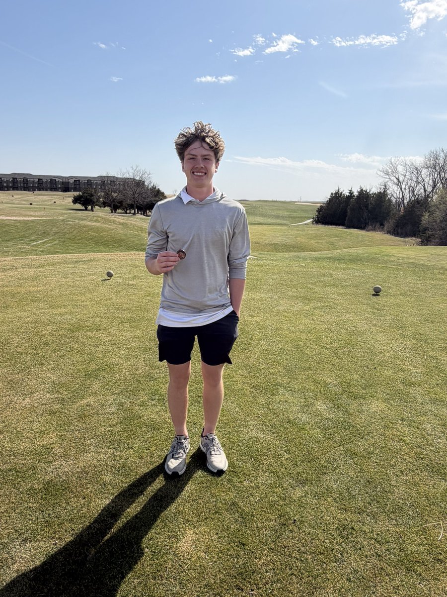 4th place finish today in blustery conditions at Highlands. Congrats to Hayden Tenopir (4th) and Jack Walz (10th) on their individual medals!