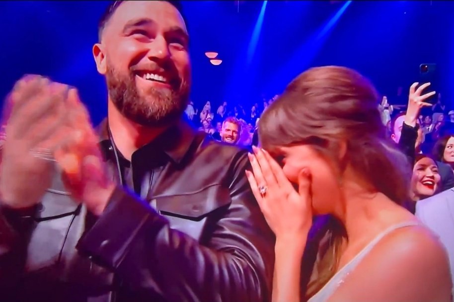 𝔸𝕓𝕚❤️🔥⸆⸉ tweet media