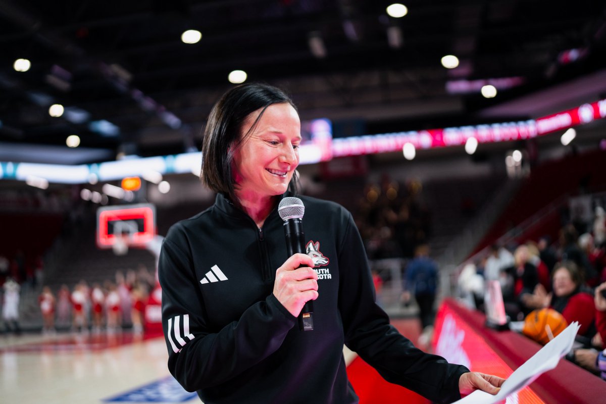 South Dakota Women’s Basketball tweet media
