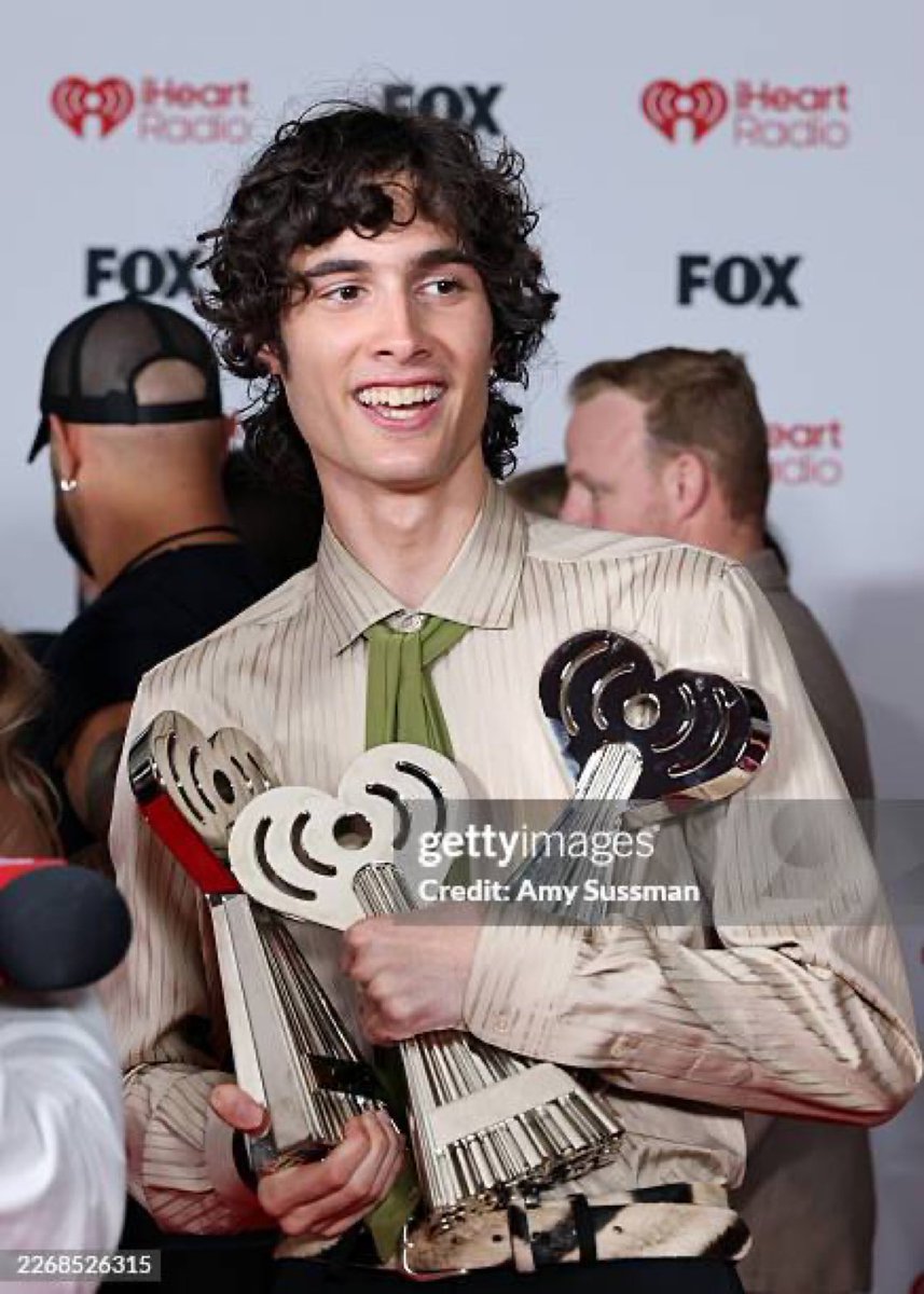 ashley ☘︎ tweet media