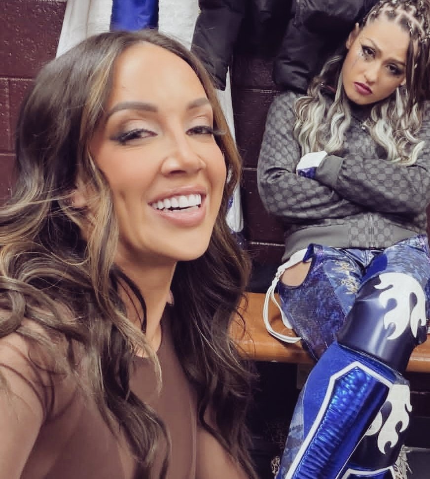 Salute me! tweet media