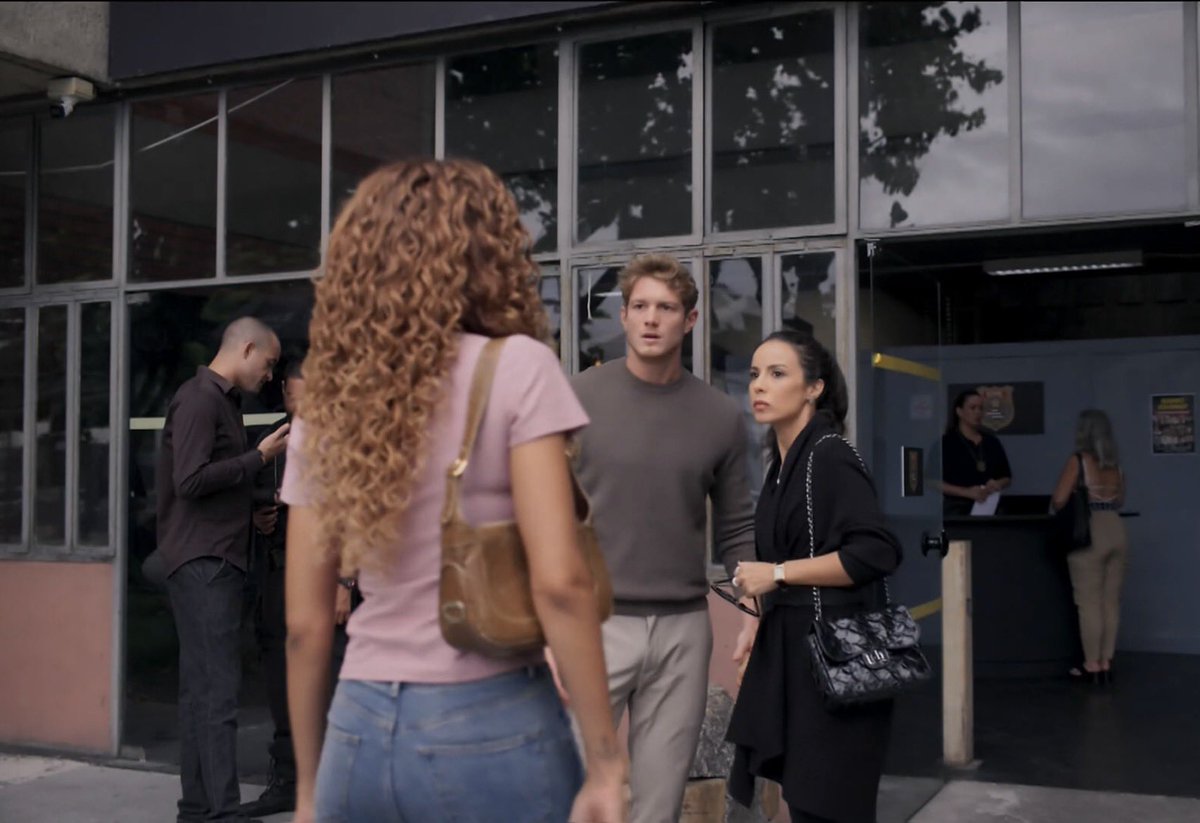 Carol dos vileo🦁 tweet media